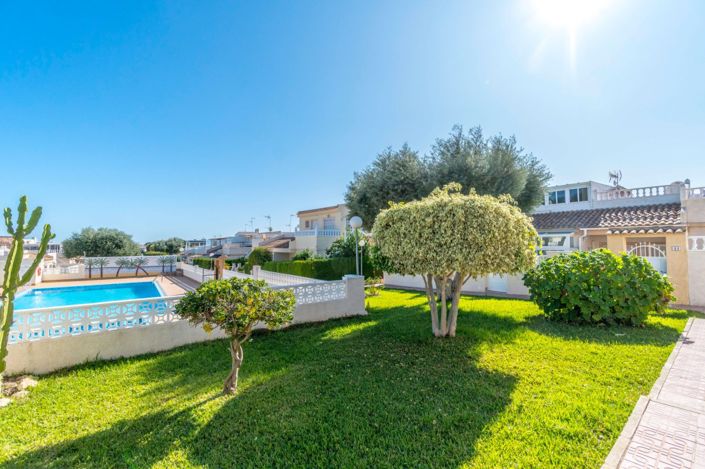 Image No.25-2 Bed Townhouse for sale