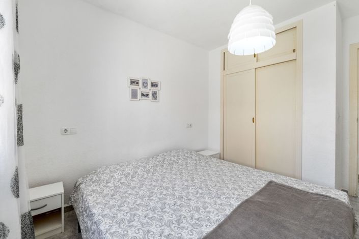 Image No.9-2 Bed Townhouse for sale