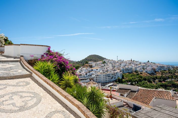 Image No.24-3 Bed Townhouse for sale