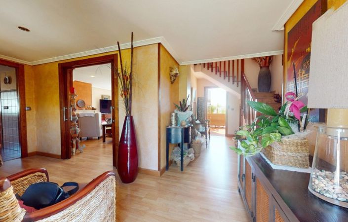 Image No.10-5 Bed Villa for sale