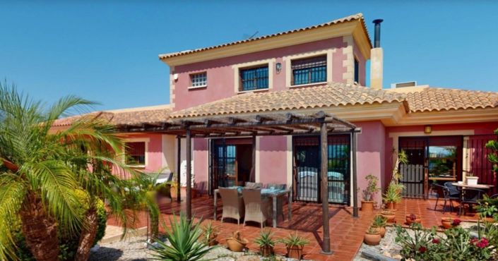 Image No.2-5 Bed Villa for sale