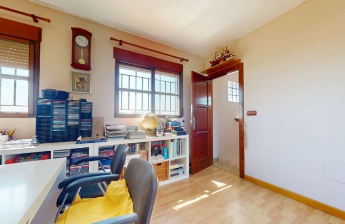 Image No.37-5 Bed Villa for sale