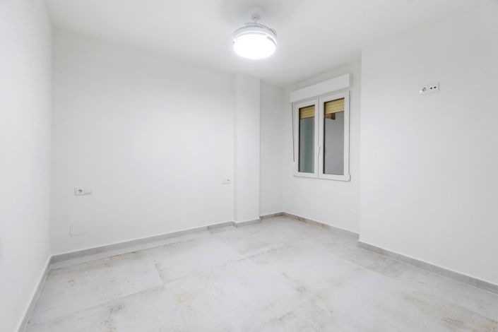 Image No.14-3 Bed Property for sale