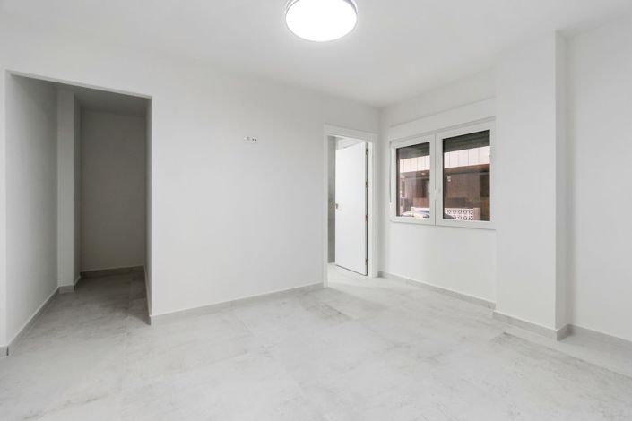 Image No.15-3 Bed Property for sale