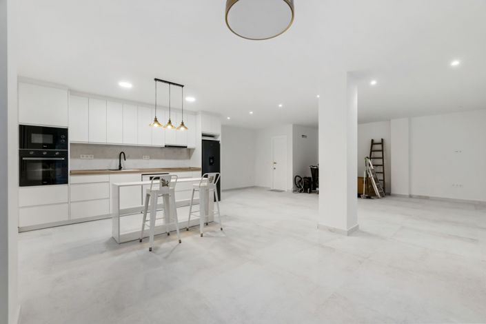 Image No.2-3 Bed Property for sale