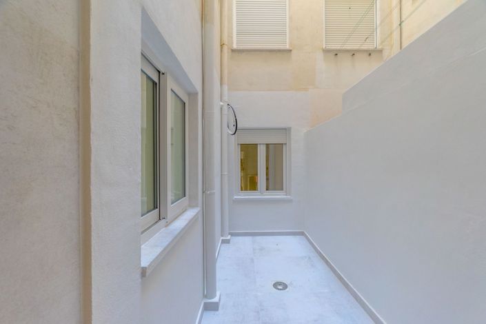 Image No.9-3 Bed Property for sale