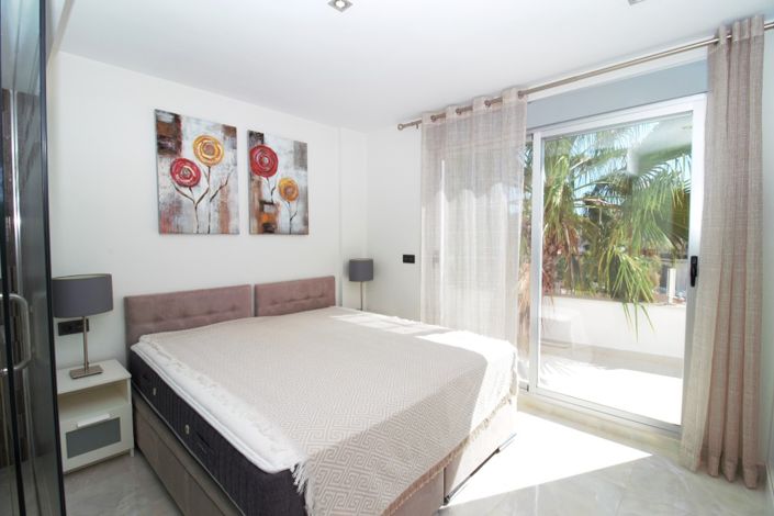 Image No.10-3 Bed Villa for sale