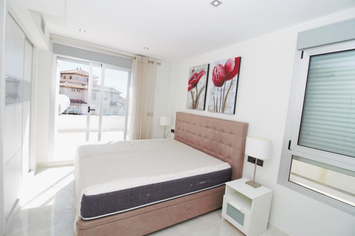 Image No.8-3 Bed Villa for sale