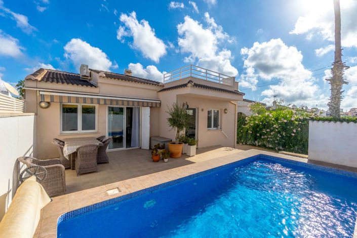 Image No.1-3 Bed Villa for sale