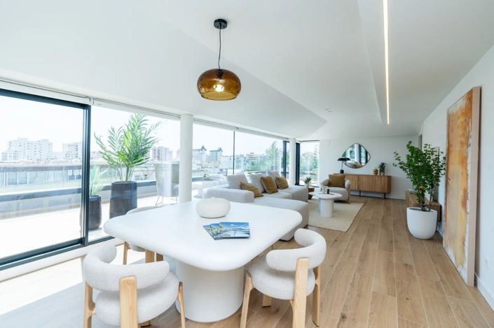 Image No.6-3 Bed Property for sale