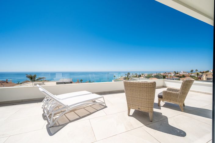 Image No.1-4 Bed Villa for sale