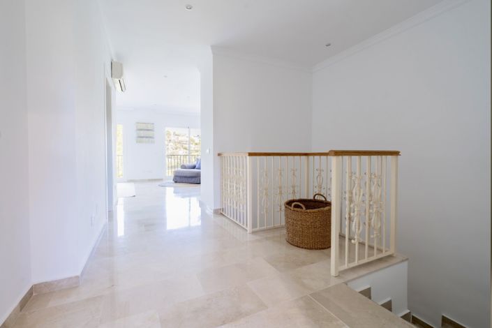 Image No.10-4 Bed Townhouse for sale