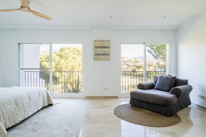 Image No.19-4 Bed Townhouse for sale