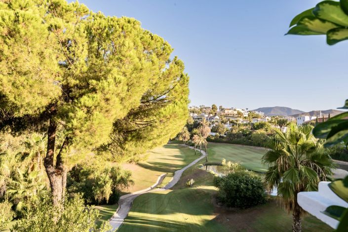 Image No.33-4 Bed Townhouse for sale