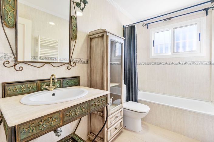 Image No.19-5 Bed Villa for sale