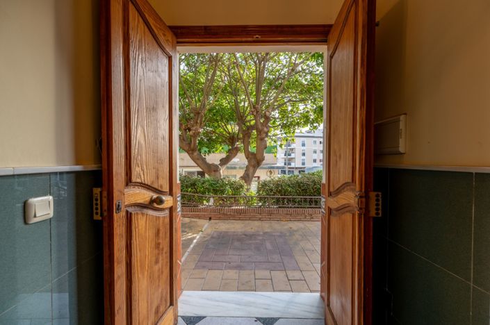 Image No.14-2 Bed Property for sale