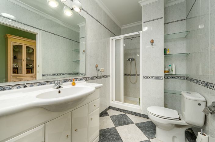 Image No.7-2 Bed Property for sale