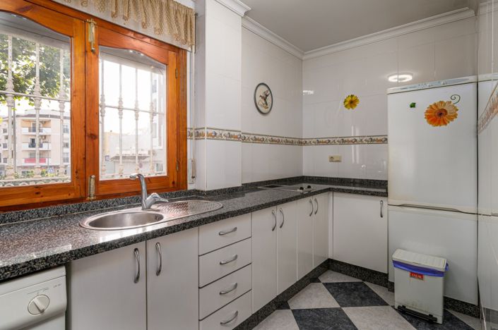 Image No.8-2 Bed Property for sale