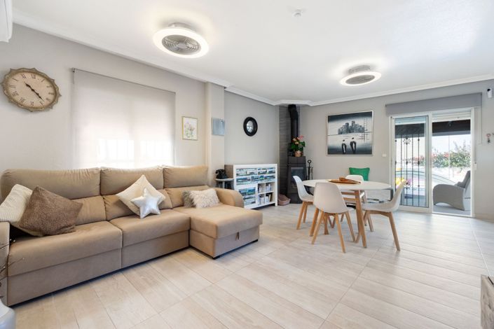 Image No.2-3 Bed Villa for sale