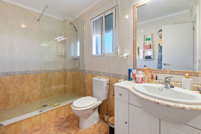 Image No.20-3 Bed Villa for sale