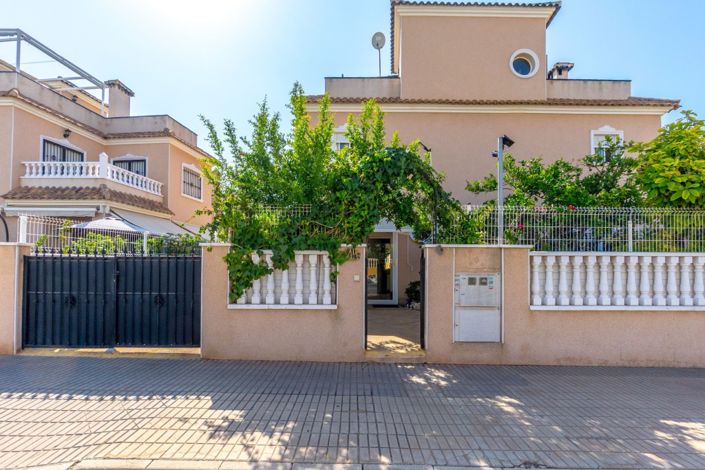 Image No.28-3 Bed Villa for sale