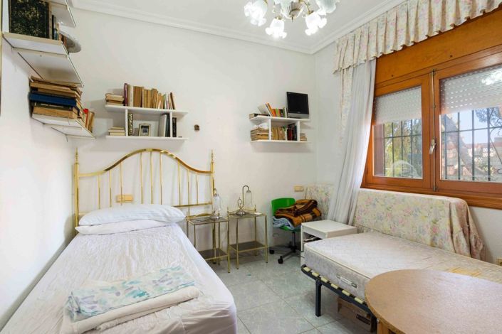 Image No.15-8 Bed Villa for sale