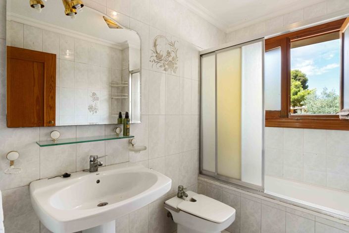 Image No.20-8 Bed Villa for sale