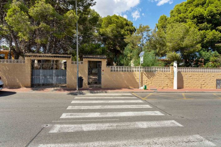 Image No.22-8 Bed Villa for sale