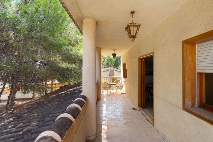 Image No.5-8 Bed Villa for sale