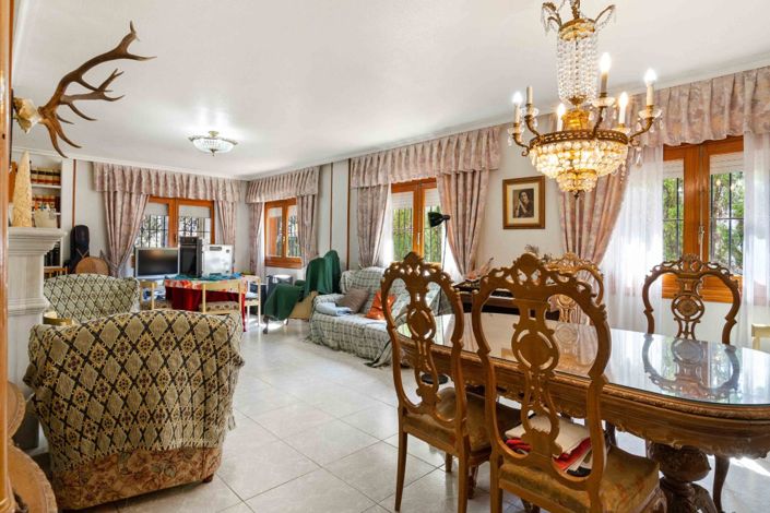 Image No.6-8 Bed Villa for sale