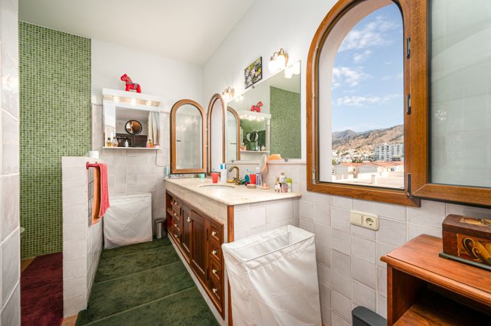 Image No.15-3 Bed Property for sale