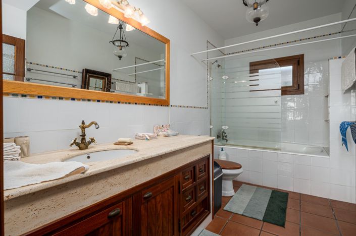 Image No.24-3 Bed Property for sale