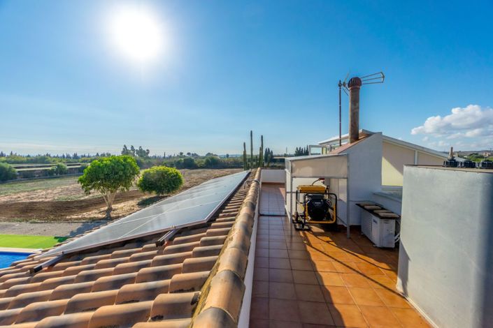 Image No.4-6 Bed Property for sale