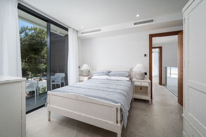 Image No.12-4 Bed Villa for sale