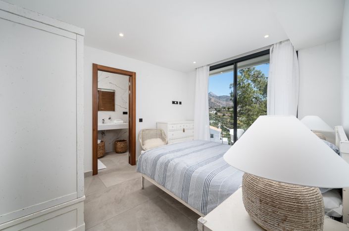 Image No.13-4 Bed Villa for sale