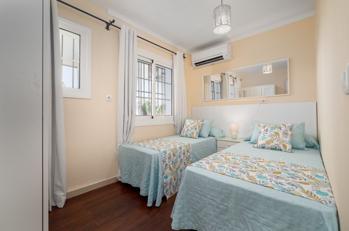 Image No.10-3 Bed Townhouse for sale