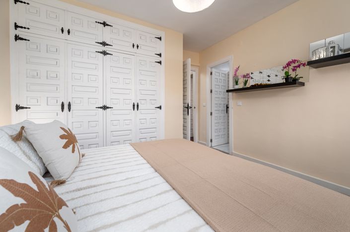 Image No.11-3 Bed Townhouse for sale