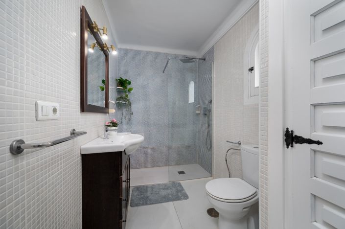 Image No.13-3 Bed Townhouse for sale