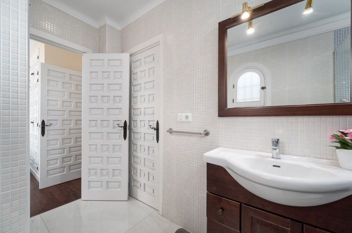 Image No.14-3 Bed Townhouse for sale