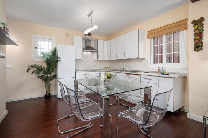 Image No.19-3 Bed Townhouse for sale