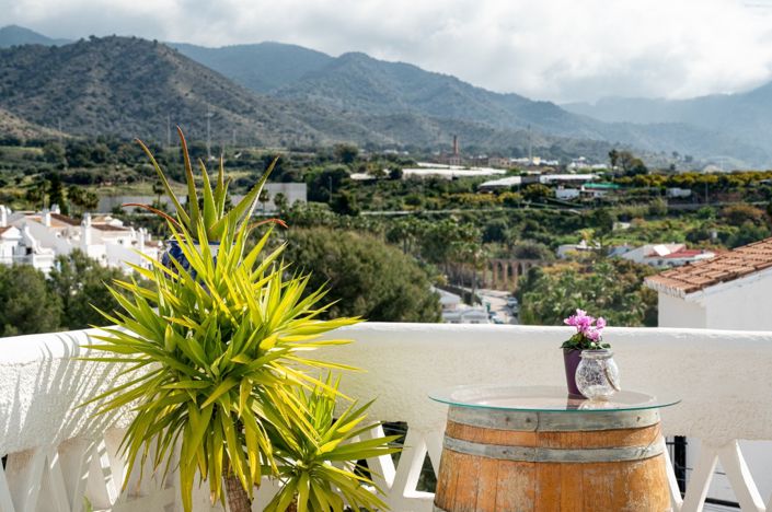 Image No.25-2 Bed Apartment for sale