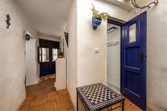 Image No.6-2 Bed Townhouse for sale