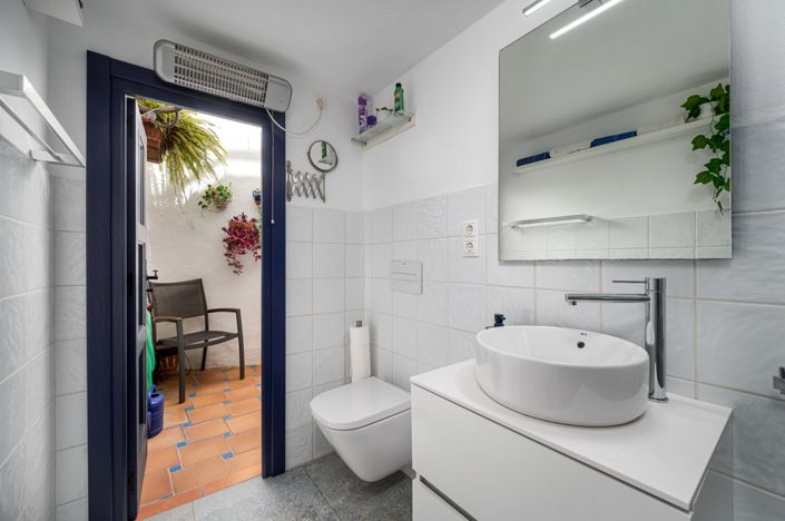 Image No.8-2 Bed Townhouse for sale