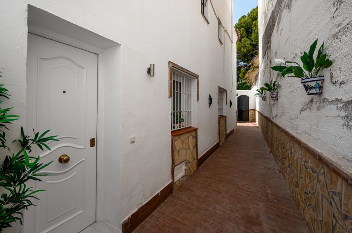 Image No.36-4 Bed Apartment for sale