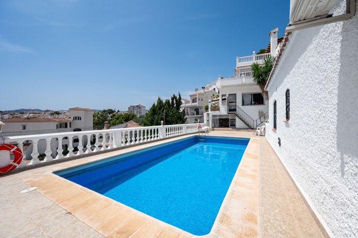 Image No.4-4 Bed Apartment for sale