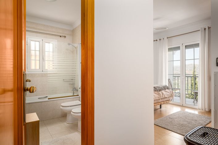 Image No.18-4 Bed Villa for sale