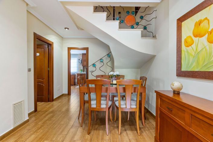 Image No.10-3 Bed Villa for sale