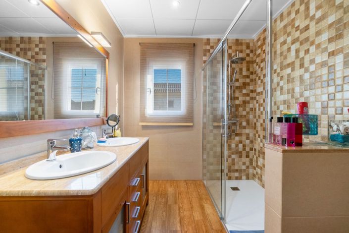 Image No.31-3 Bed Villa for sale