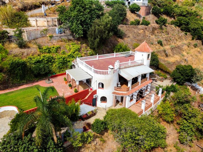 Image No.1-4 Bed Villa for sale