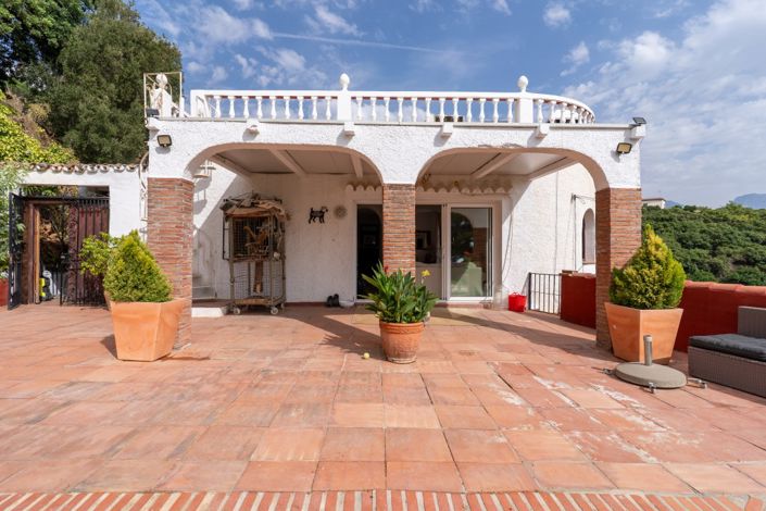 Image No.2-4 Bed Villa for sale